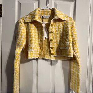 yellow square patite jacket with white